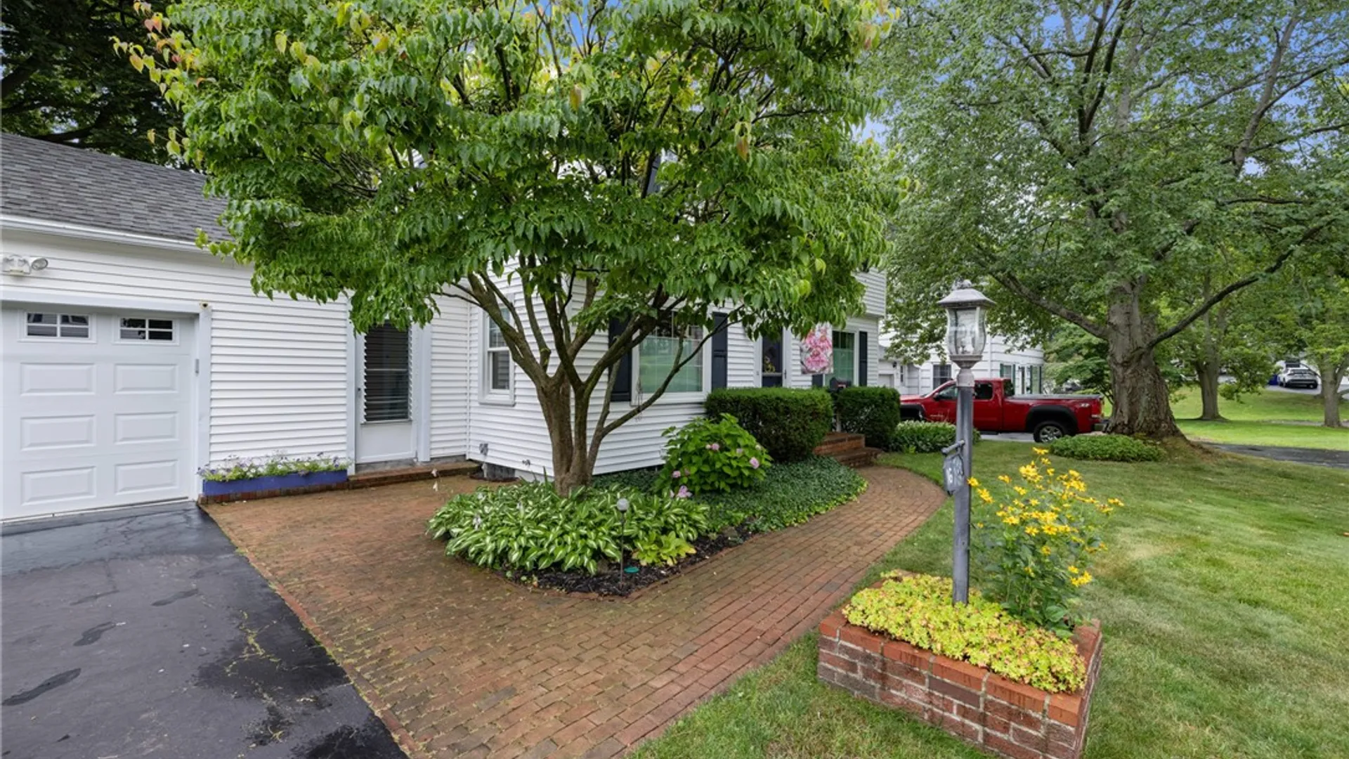Property at 16 Oakcrest Drive, Irondequoit, NY 14617 3