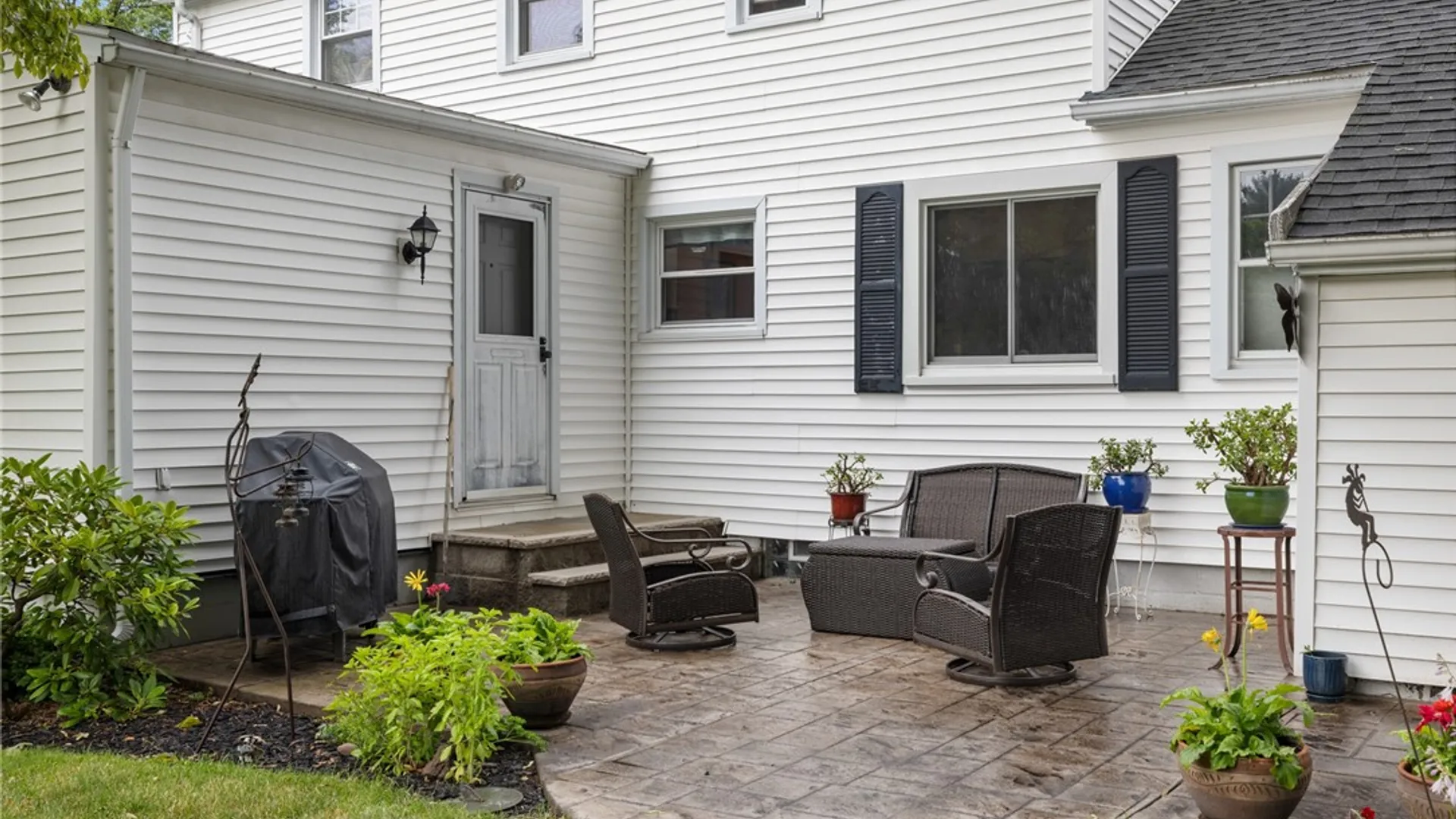 Property at 16 Oakcrest Drive, Irondequoit, NY 14617 32