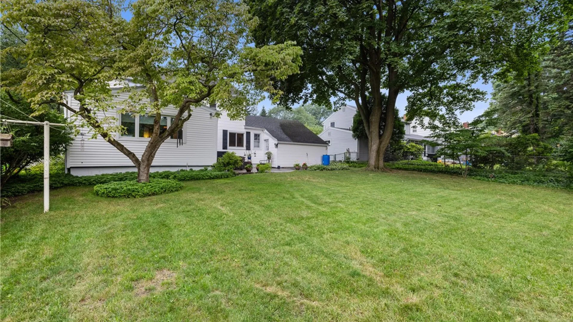 Property at 16 Oakcrest Drive, Irondequoit, NY 14617 41