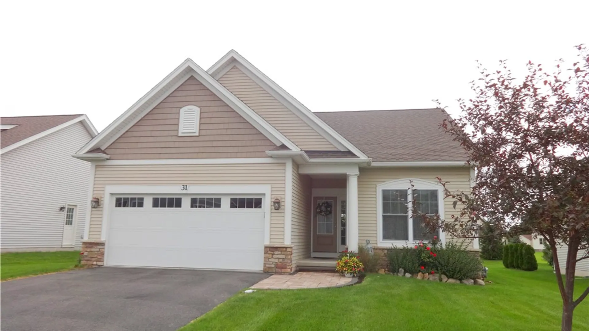 Property at 31 Thames Drive, Henrietta, NY 14586 3