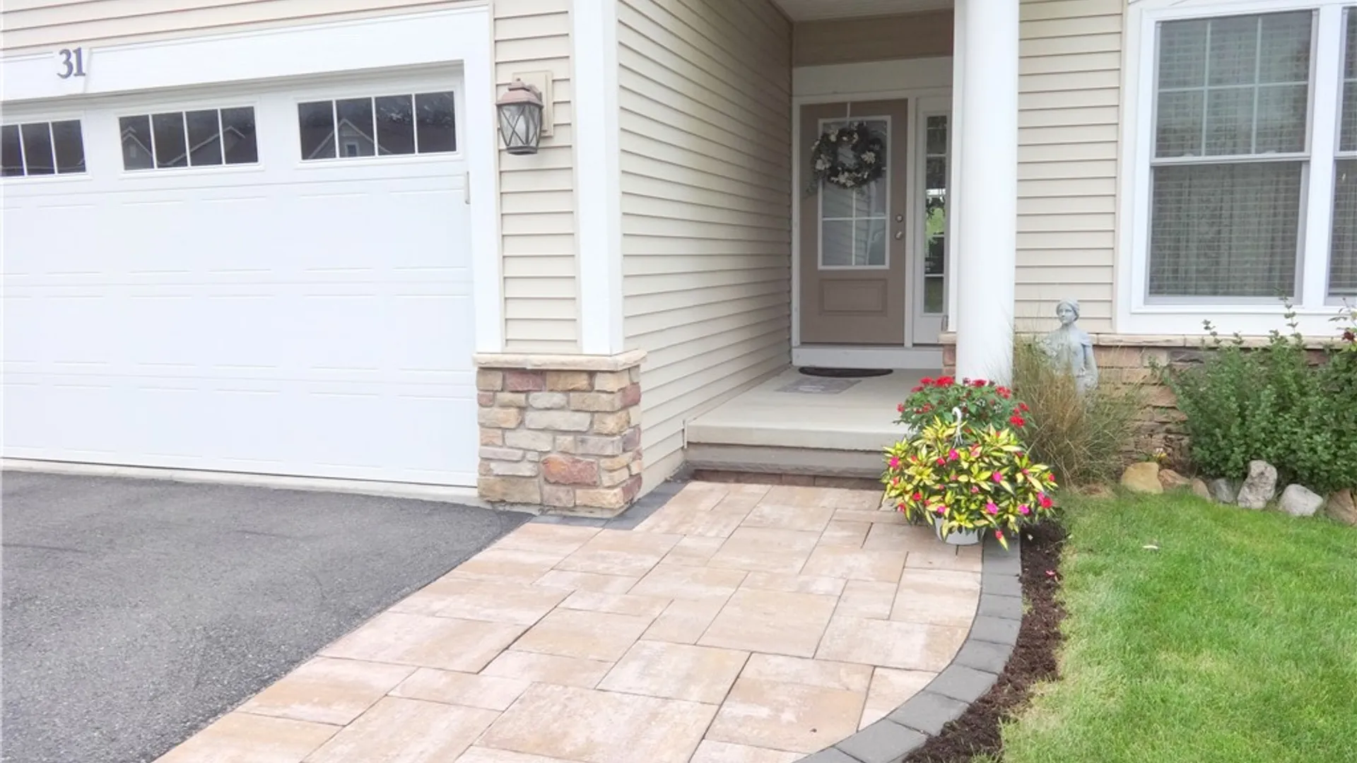 Property at 31 Thames Drive, Henrietta, NY 14586 34