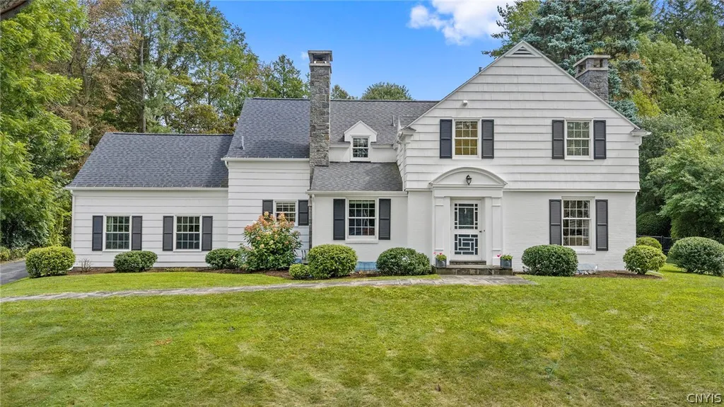 Property at 14 Lynacres Boulevard, DeWitt, NY 13066