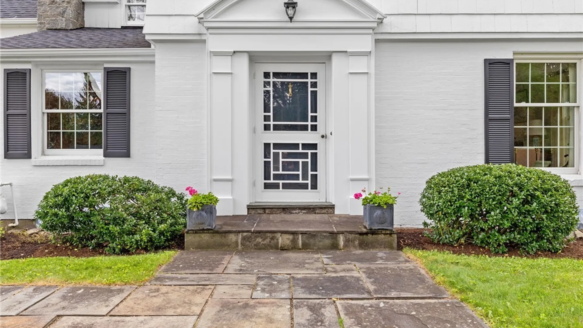 Property at 14 Lynacres Boulevard, DeWitt, NY 13066 3