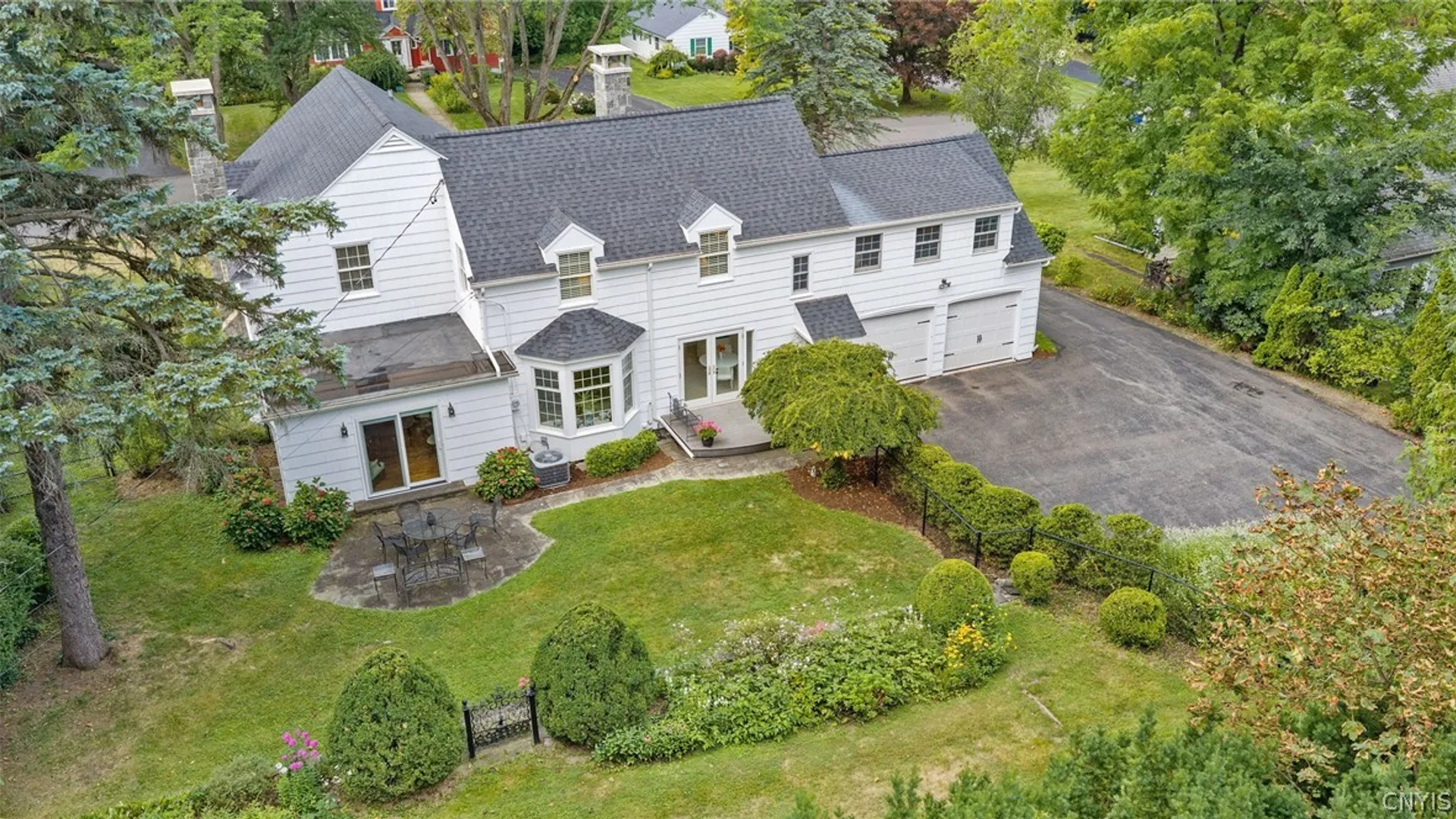 Property at 14 Lynacres Boulevard, DeWitt, NY 13066 4