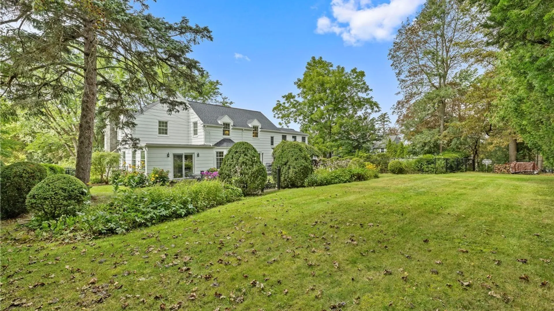 Property at 14 Lynacres Boulevard, DeWitt, NY 13066 8