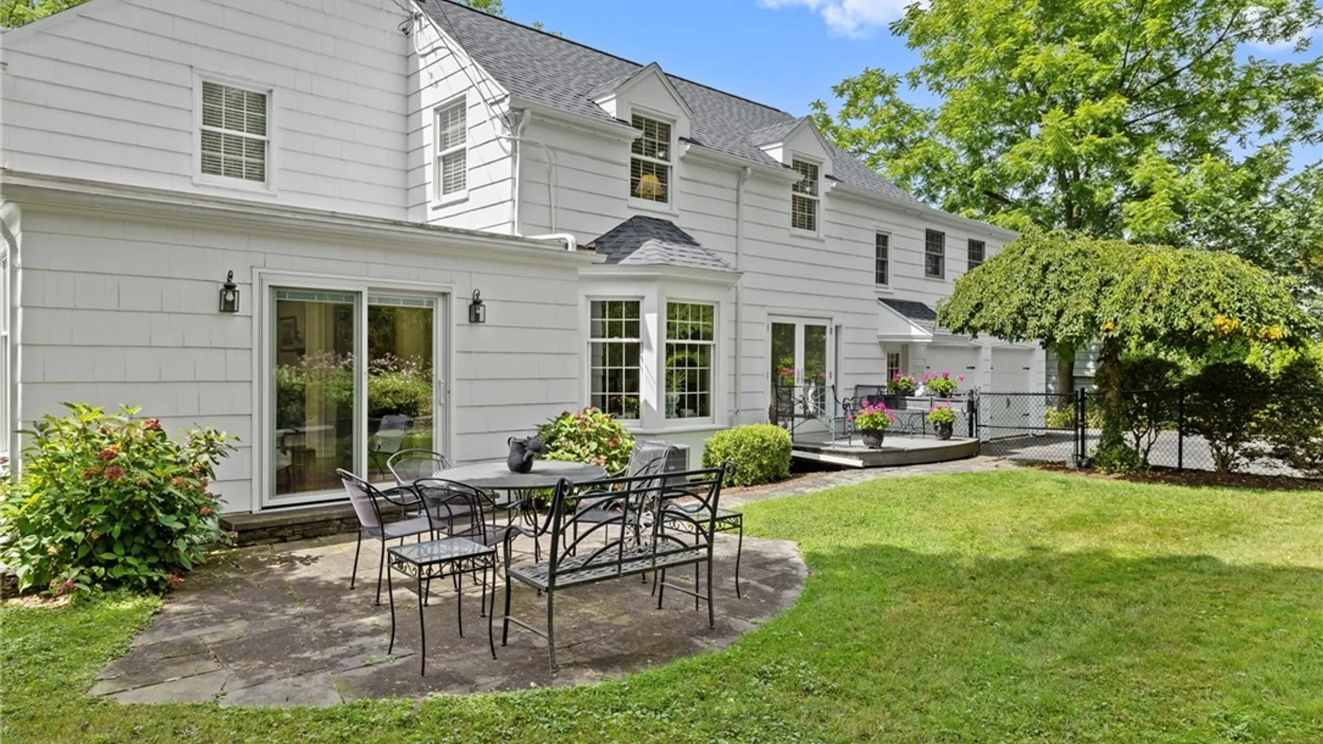 Property at 14 Lynacres Boulevard, DeWitt, NY 13066 9