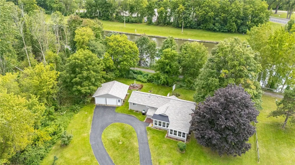 Property at 5 State Route 350, Macedon, NY 14502