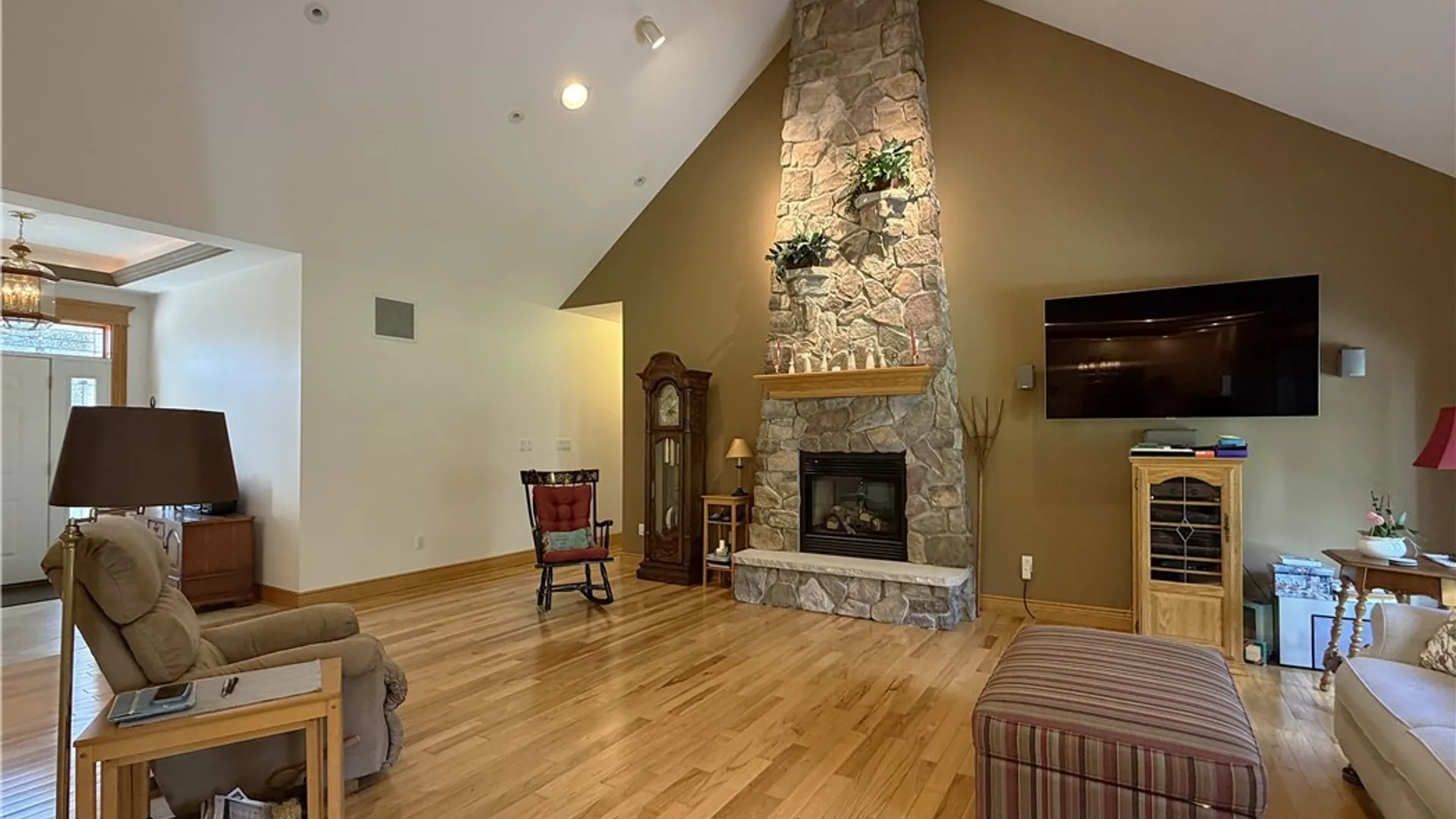 Property at 10580 Tillman Road, Clarence, NY 14031 5