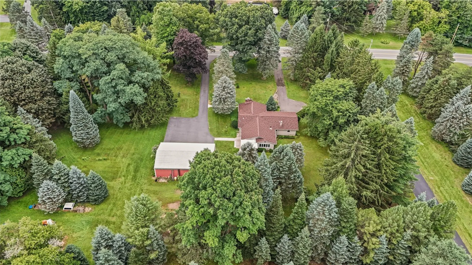 Property at 7112 Valentown Rd, Victor, NY 14564 3