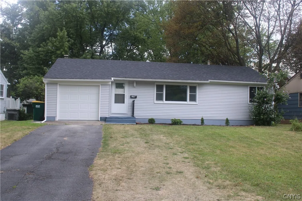 Property at 127 Oakley Drive, Cicero, NY 13212