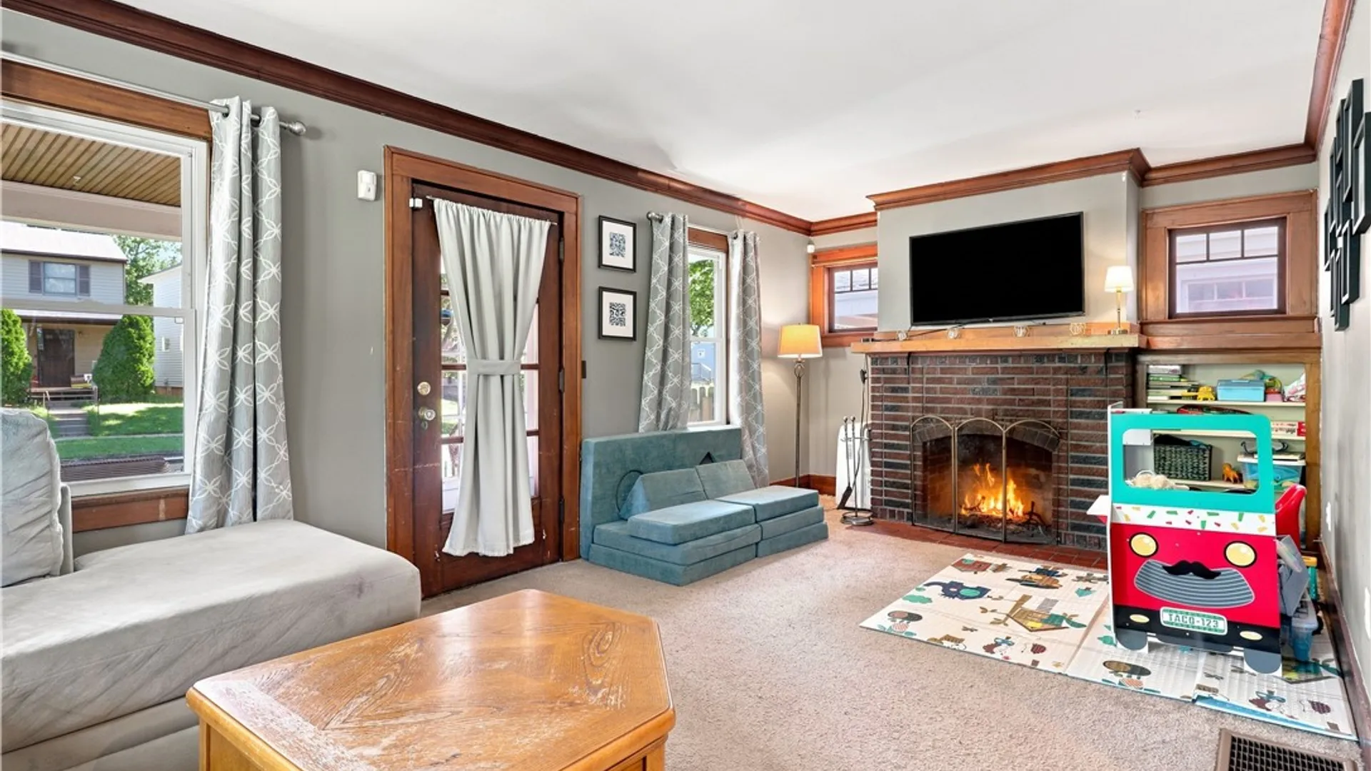 Property at 625 Cedarwood, Rochester, NY 14609 4