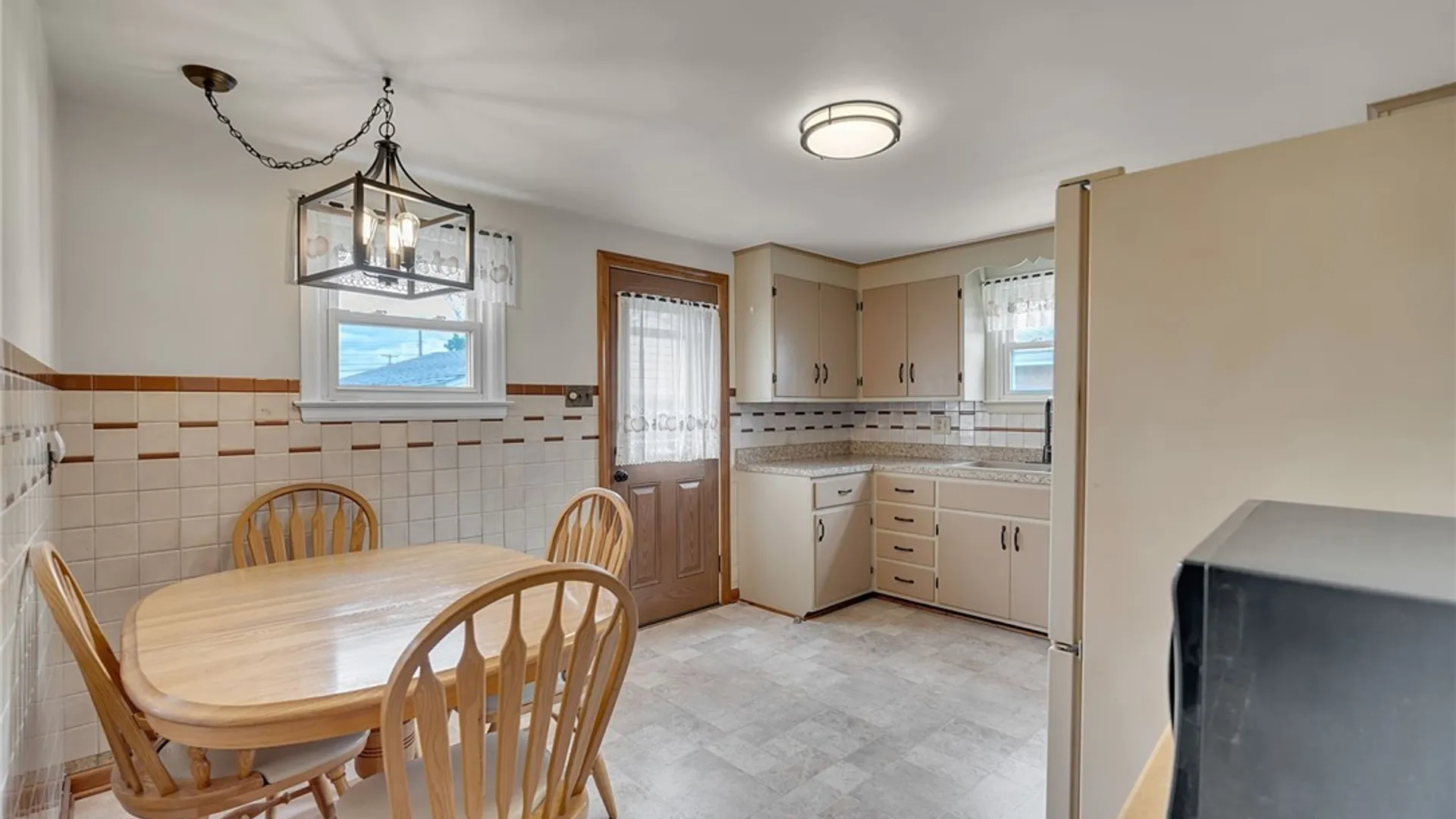 Property at 13 Colby Street, Cheektowaga, NY 14206 9