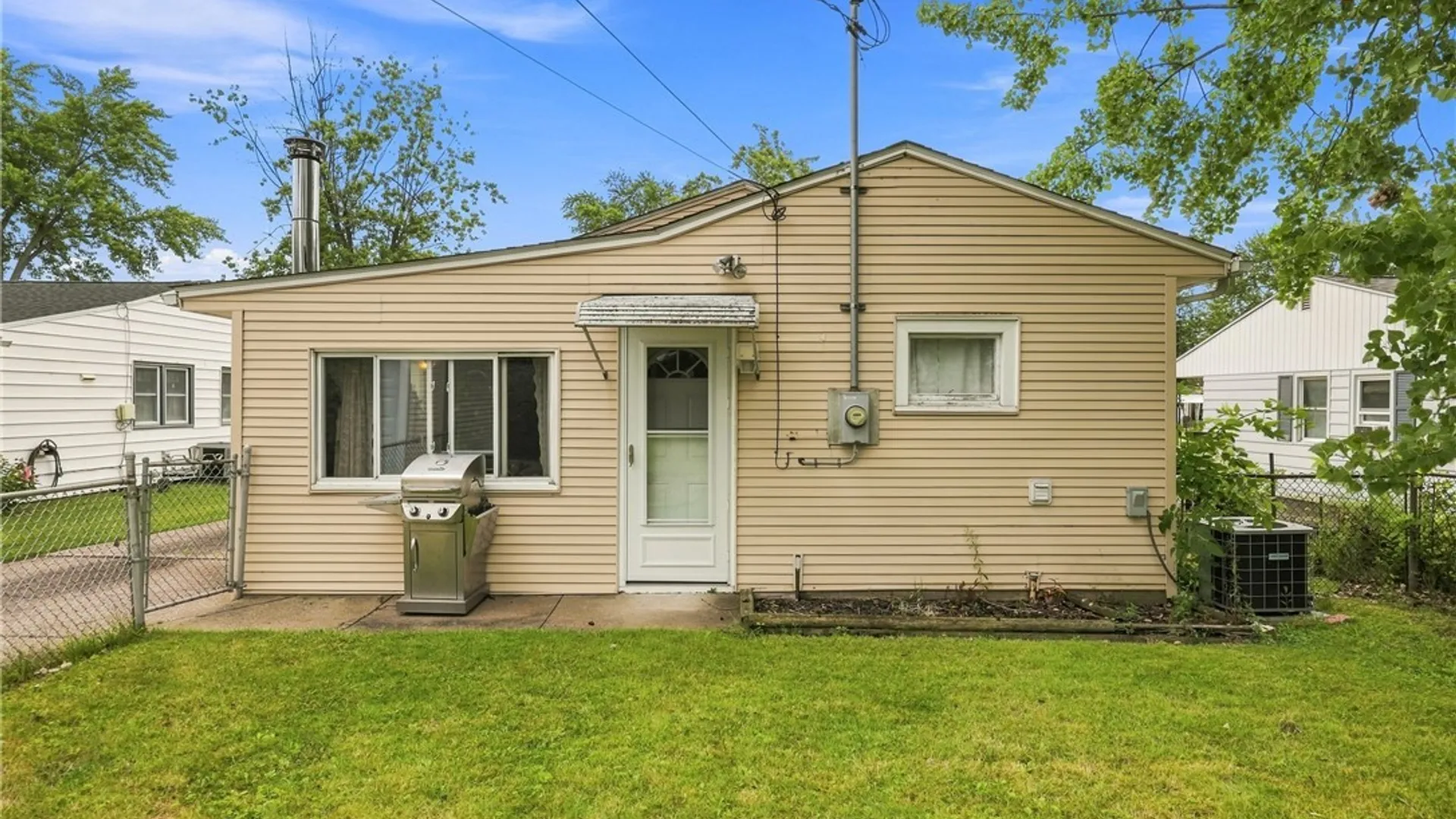Property at 614 Montrose Avenue, Tonawanda, NY 14223 18