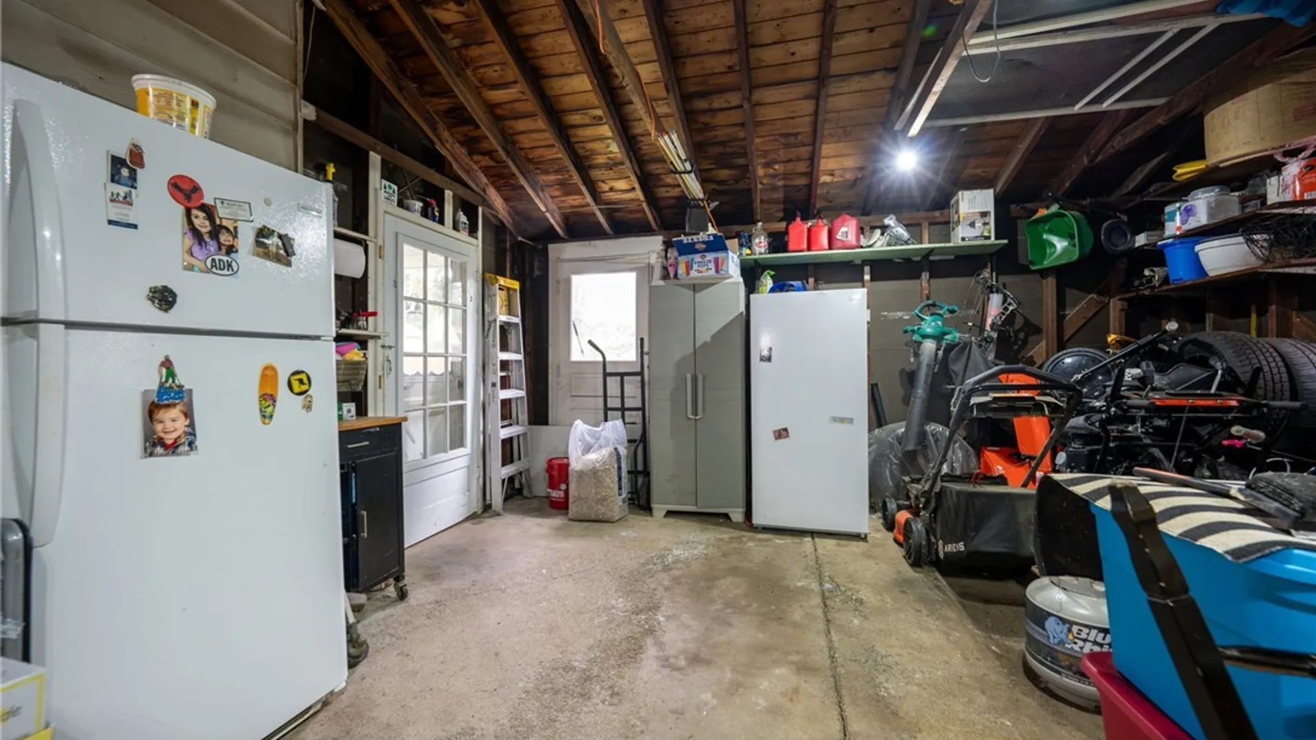 Property at 253 Kirkwood Drive, West Seneca, NY 14224 36