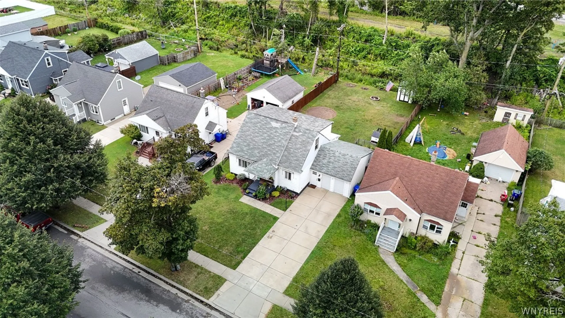 Property at 253 Kirkwood Drive, West Seneca, NY 14224 45