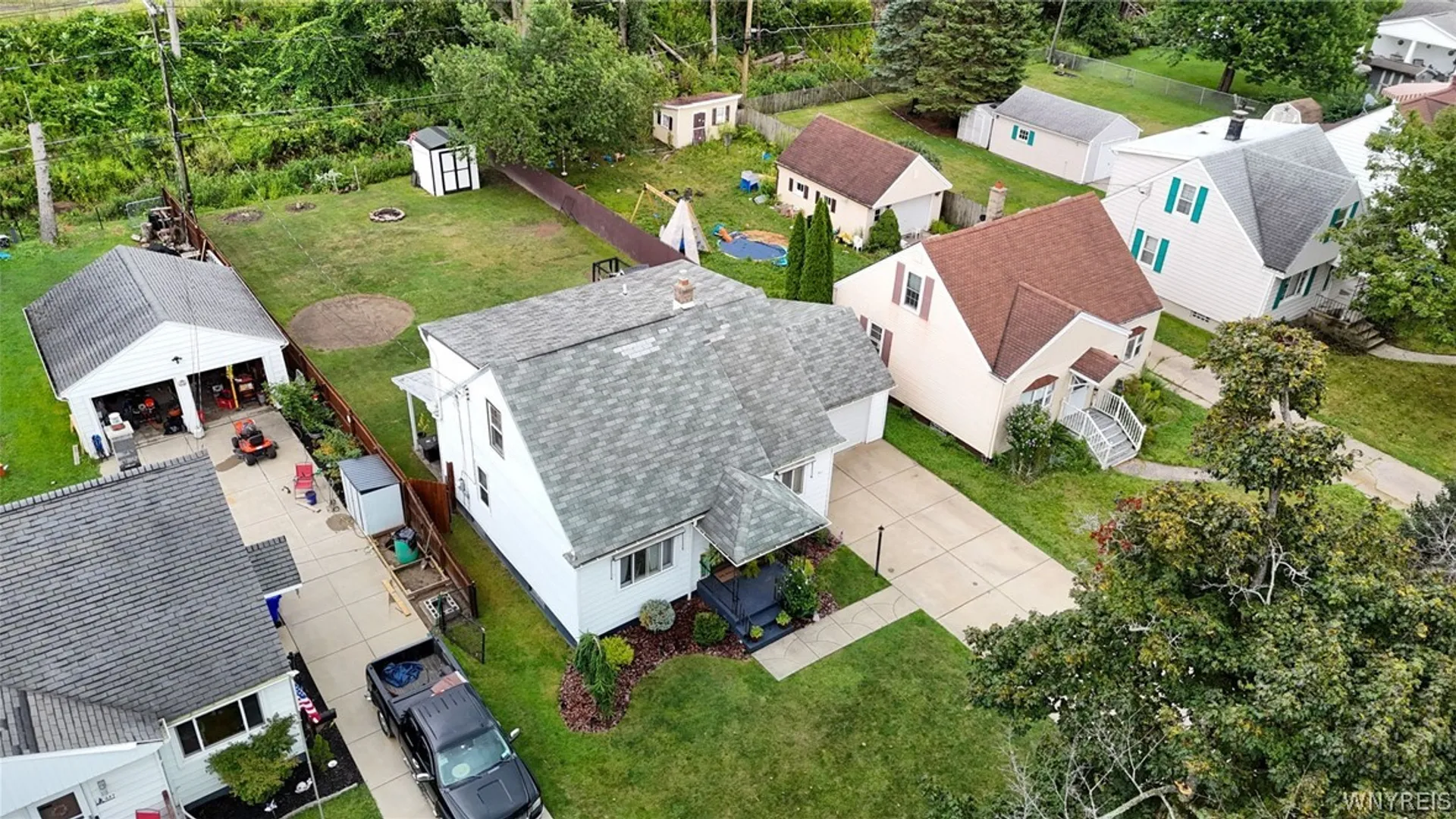 Property at 253 Kirkwood Drive, West Seneca, NY 14224 47