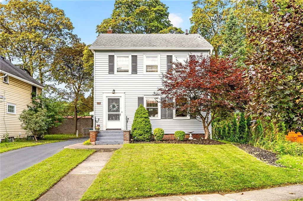 Property at 95 Rutledge Drive, Rochester, NY 14621