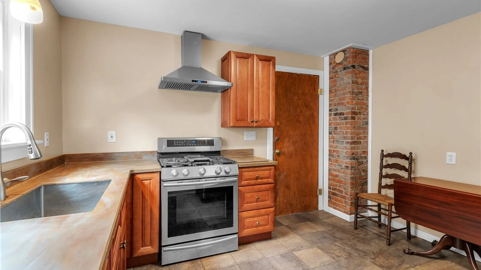 Property at 472 Woodward Avenue, Buffalo, NY 14214 11