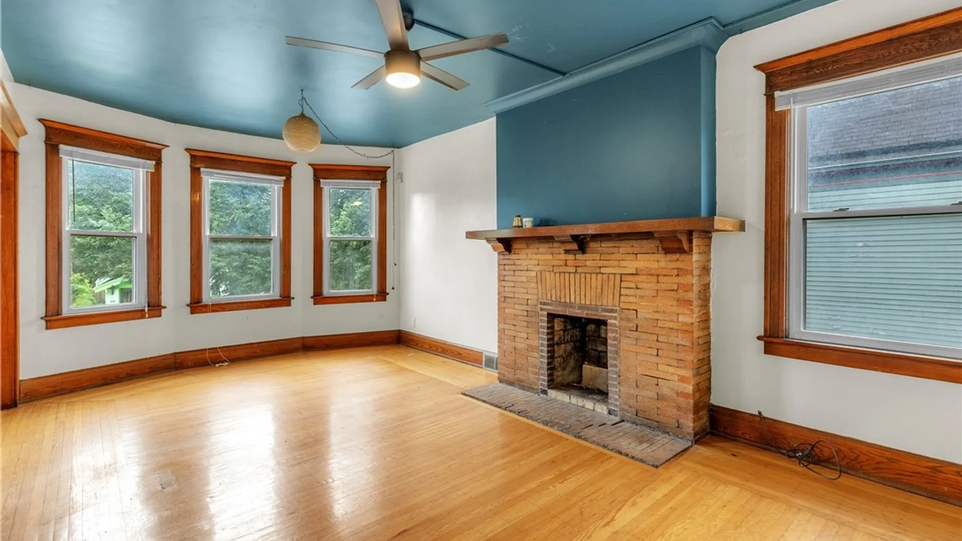 Property at 472 Woodward Avenue, Buffalo, NY 14214 24