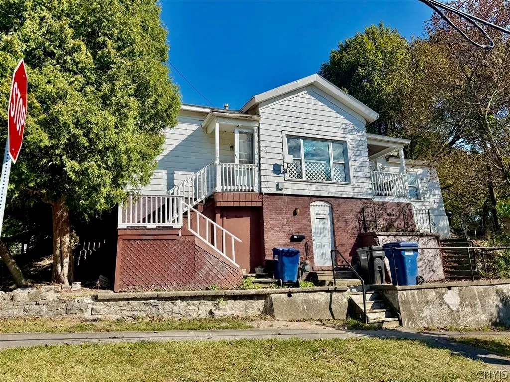 Property at 117 Seward Street, Syracuse, NY 13203