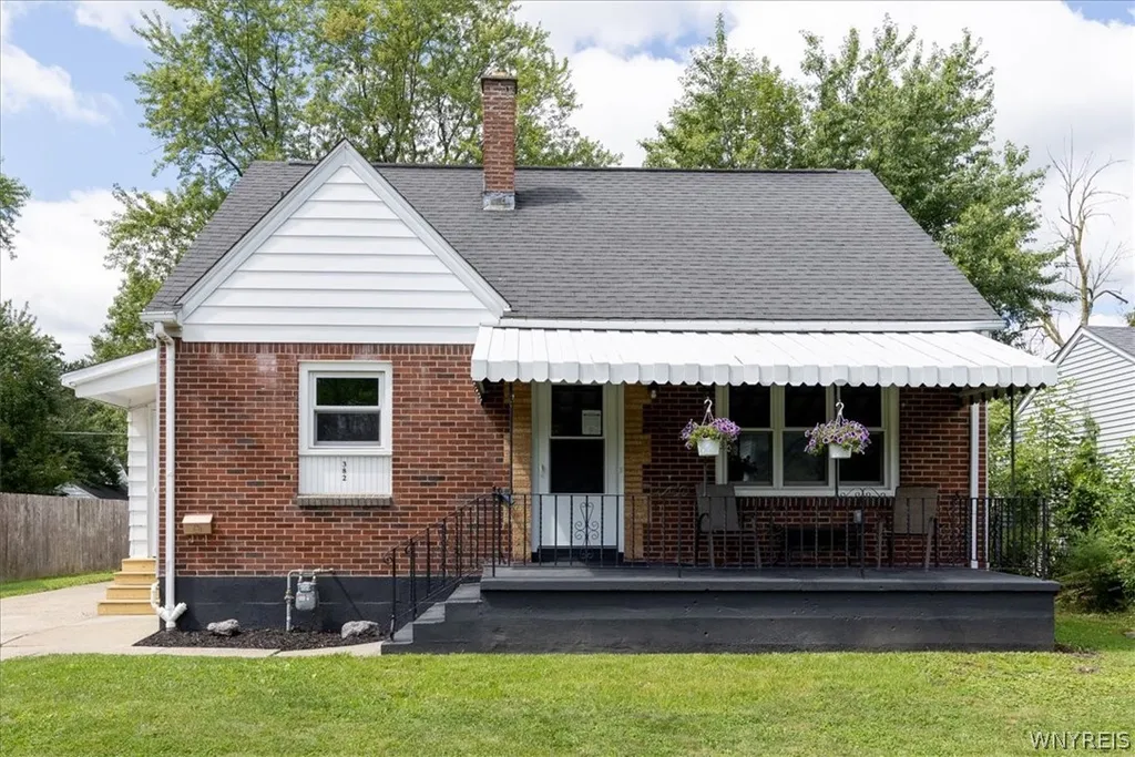 Property at 382 Windermere Boulevard, Amherst, NY 14226