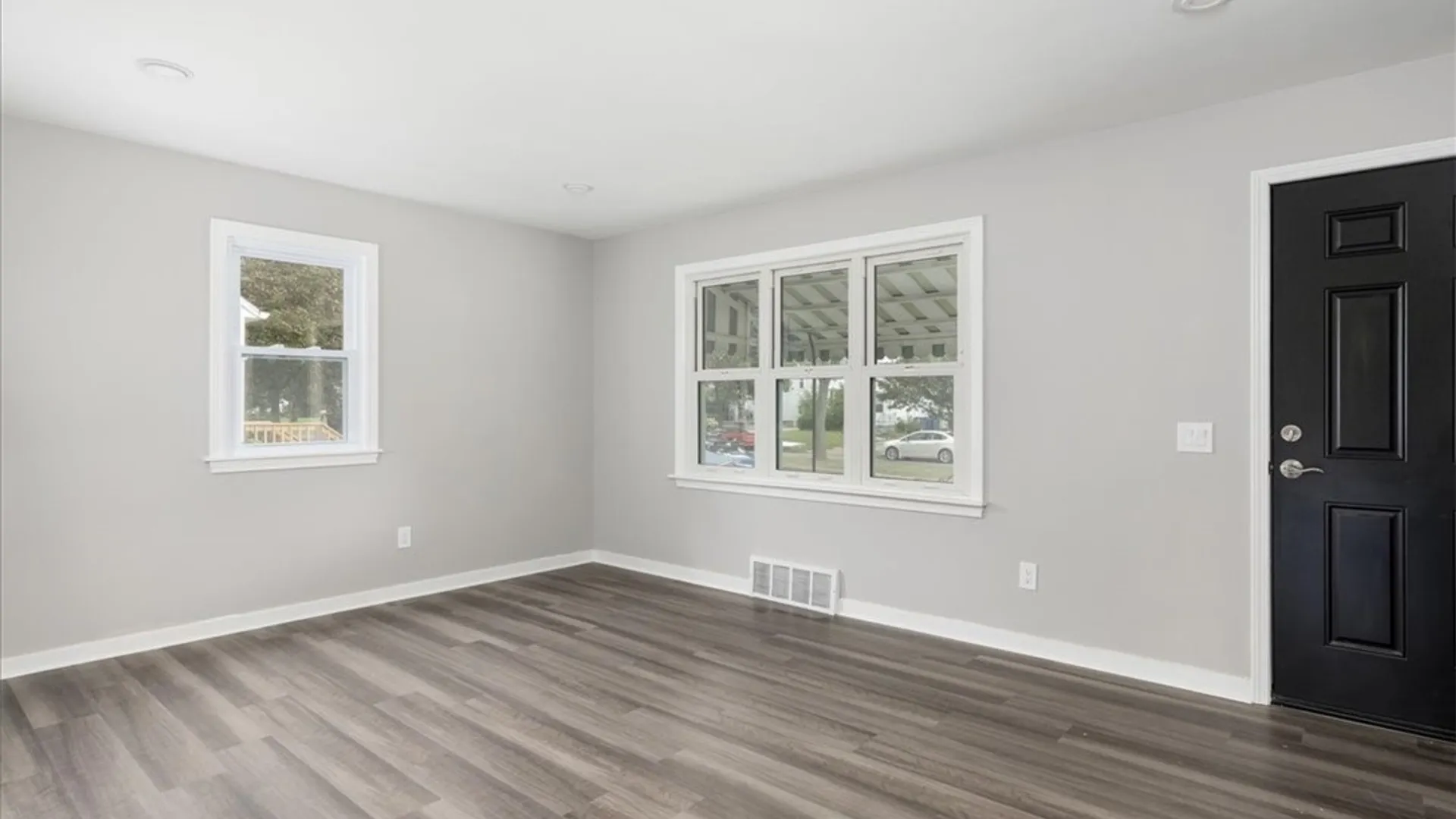 Property at 382 Windermere Boulevard, Amherst, NY 14226 4
