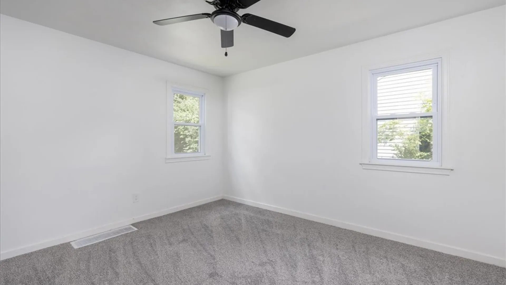 Property at 382 Windermere Boulevard, Amherst, NY 14226 9
