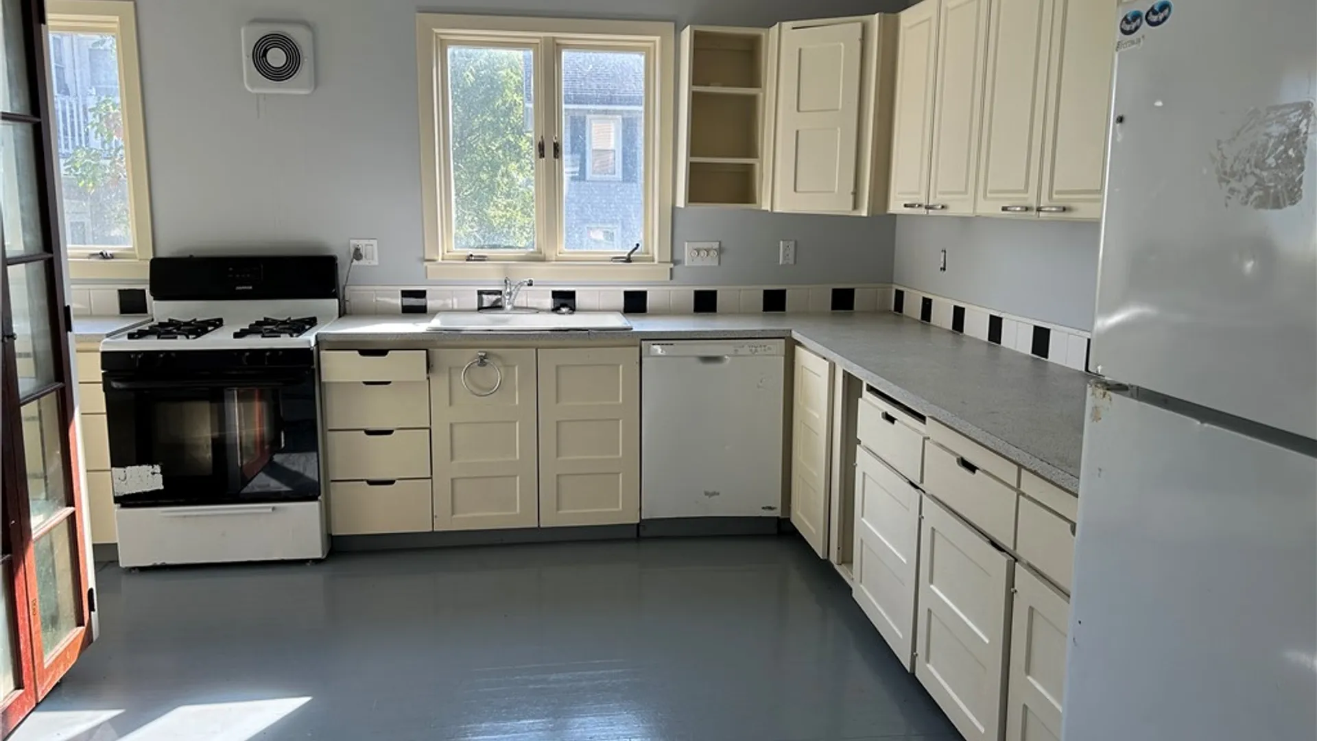 Property at 8 Argyle Street, Geneva City, NY 14456 3