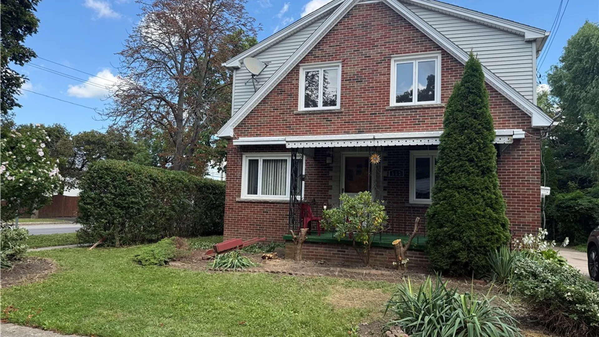 Property at 563 27th Street, Niagara Falls, NY 14301 3