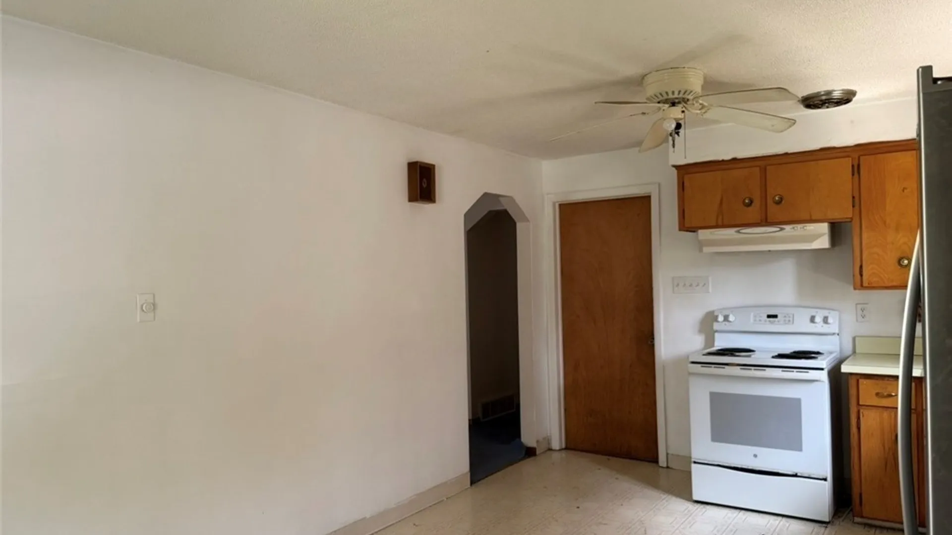 Property at 563 27th Street, Niagara Falls, NY 14301 6