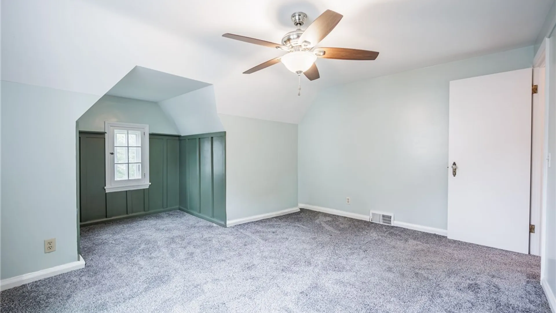 Property at 49 Yorkshire Road, Irondequoit, NY 14609 31