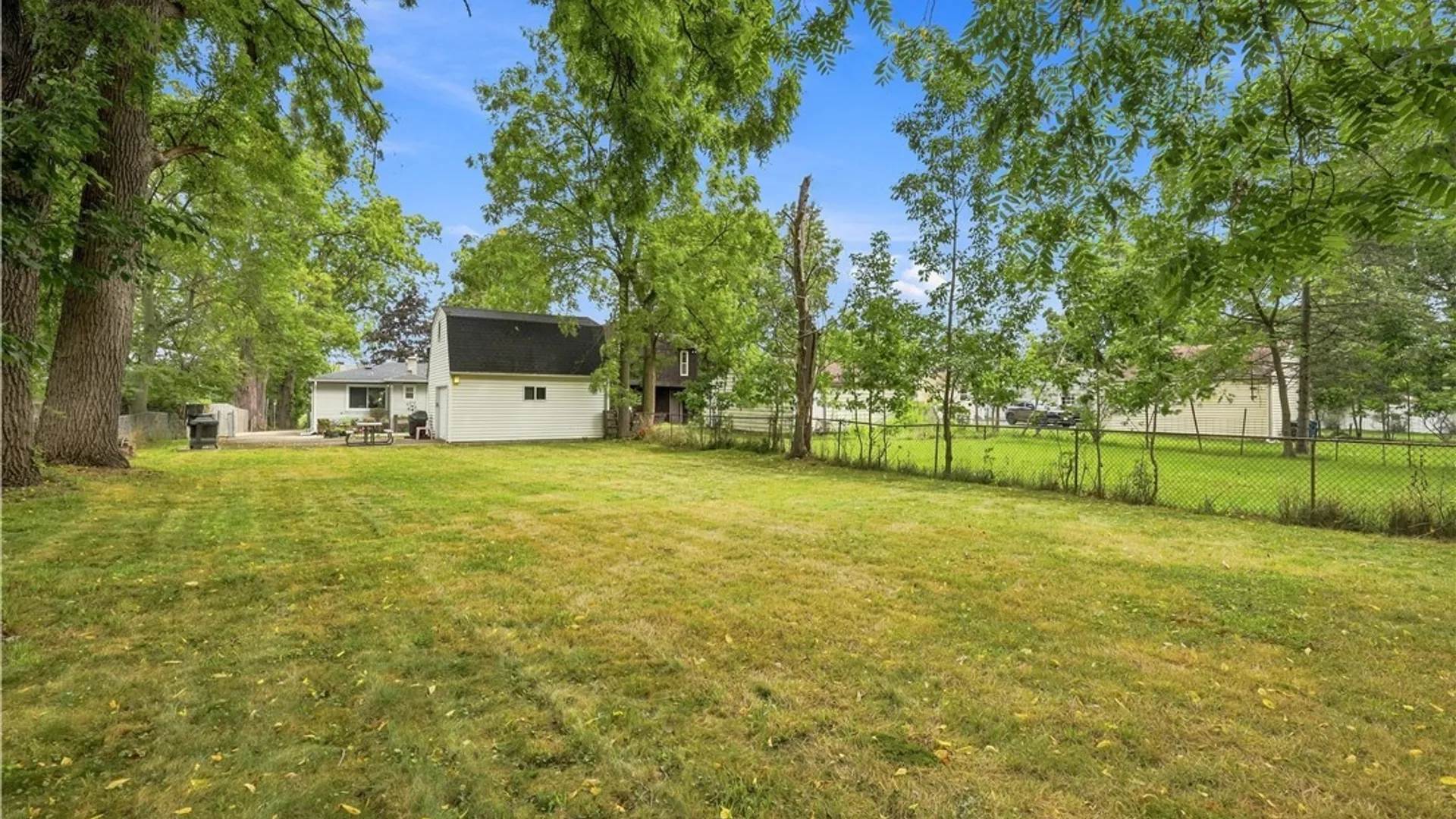 Property at 34 Plymouth Place, Amherst, NY 14221 25