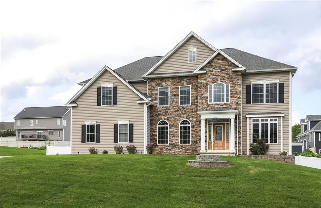 Property at 320 Wexford Lane, Horseheads, NY 14845