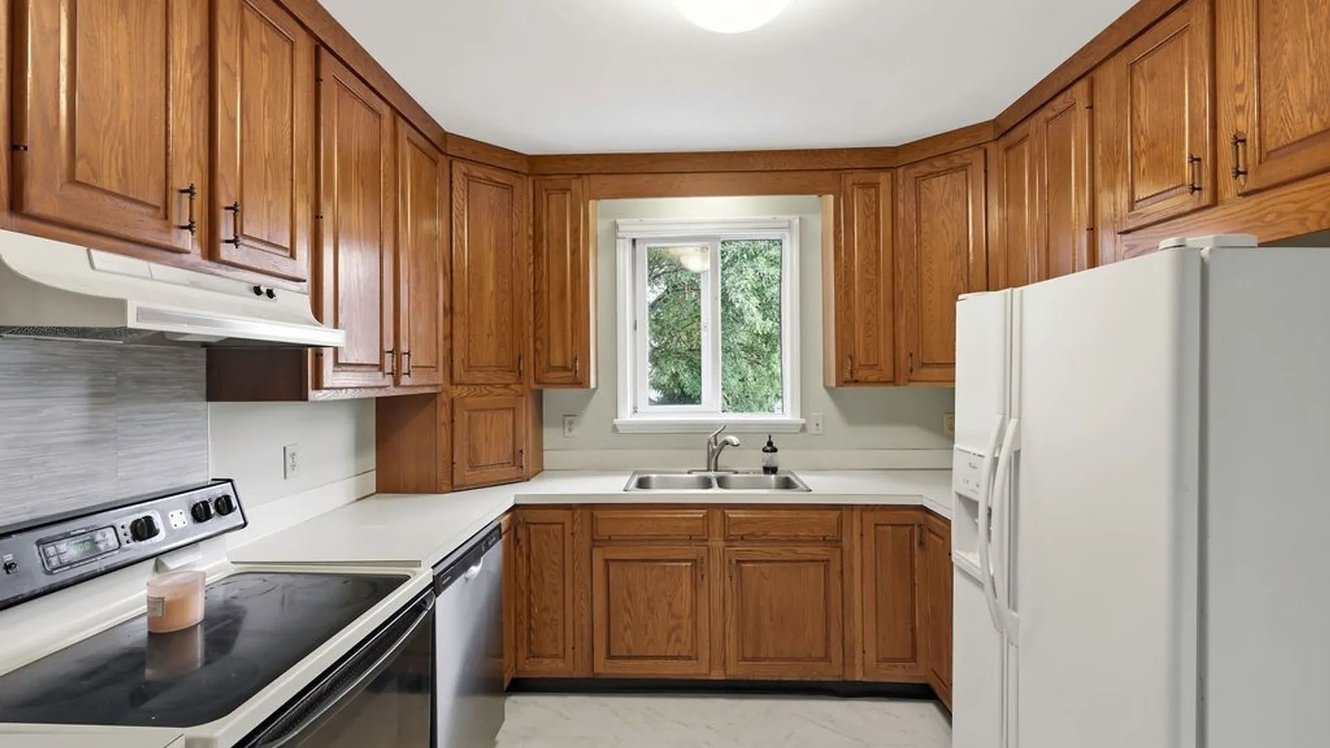 Property at 515 Roxford Road, Salina, NY 13208 7