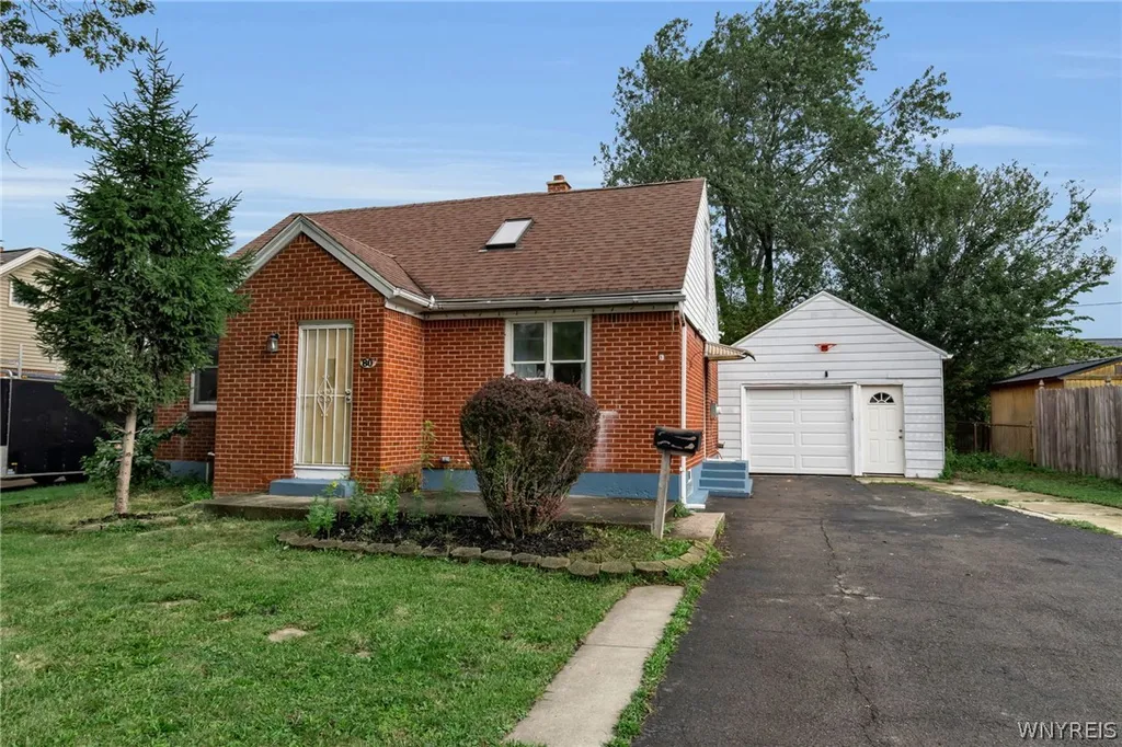 Property at 80 Clearvale Drive, Cheektowaga, NY 14225