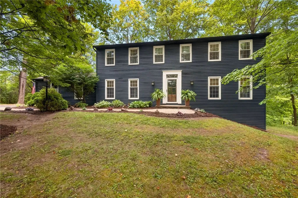 Property at 148 Bent Oak, Perinton, NY 14450