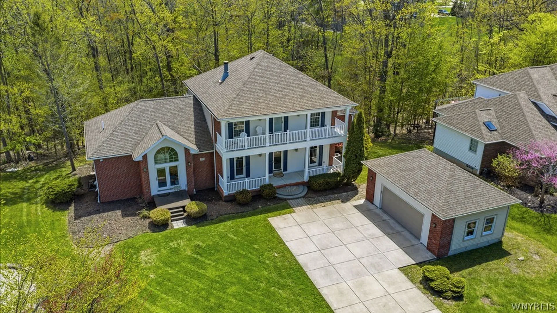 Property at 207 Forest Creek Lane, Grand Island, NY 14072 44