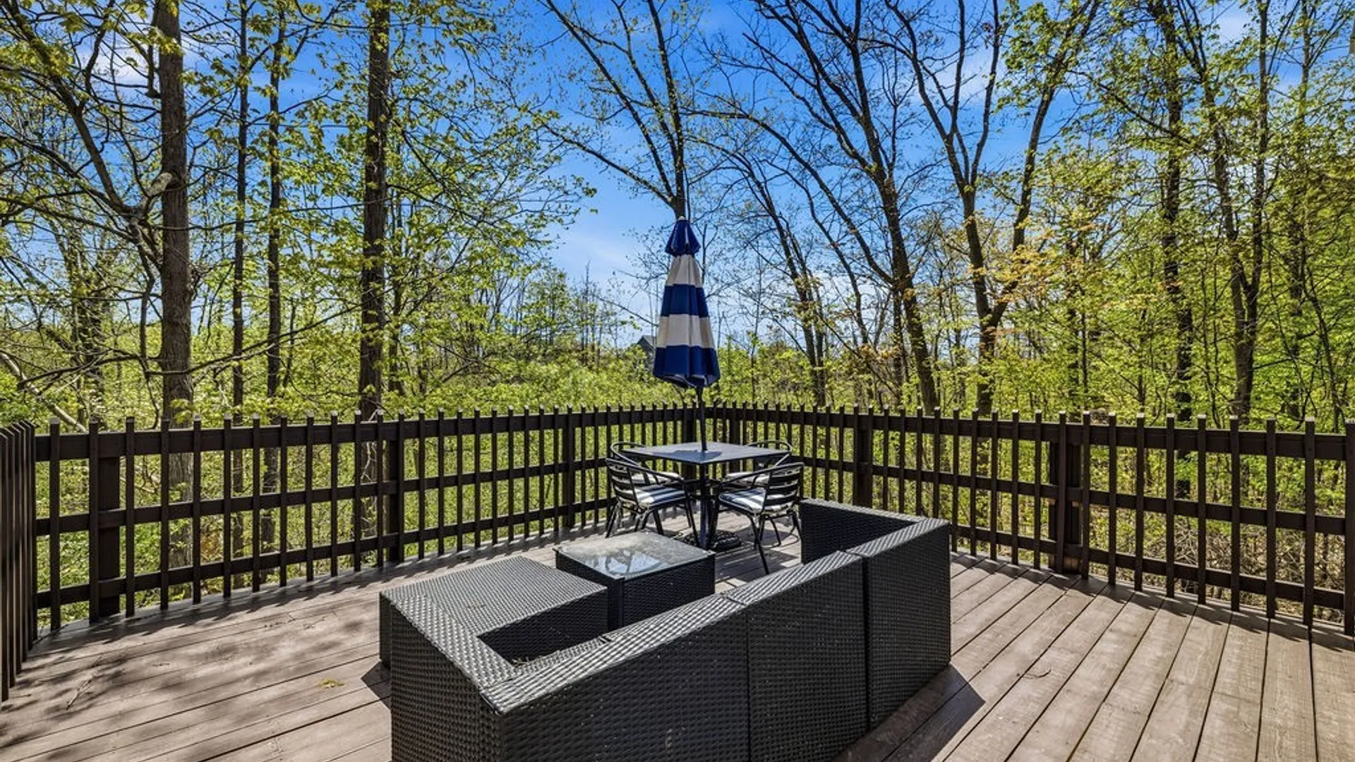 Property at 207 Forest Creek Lane, Grand Island, NY 14072 4