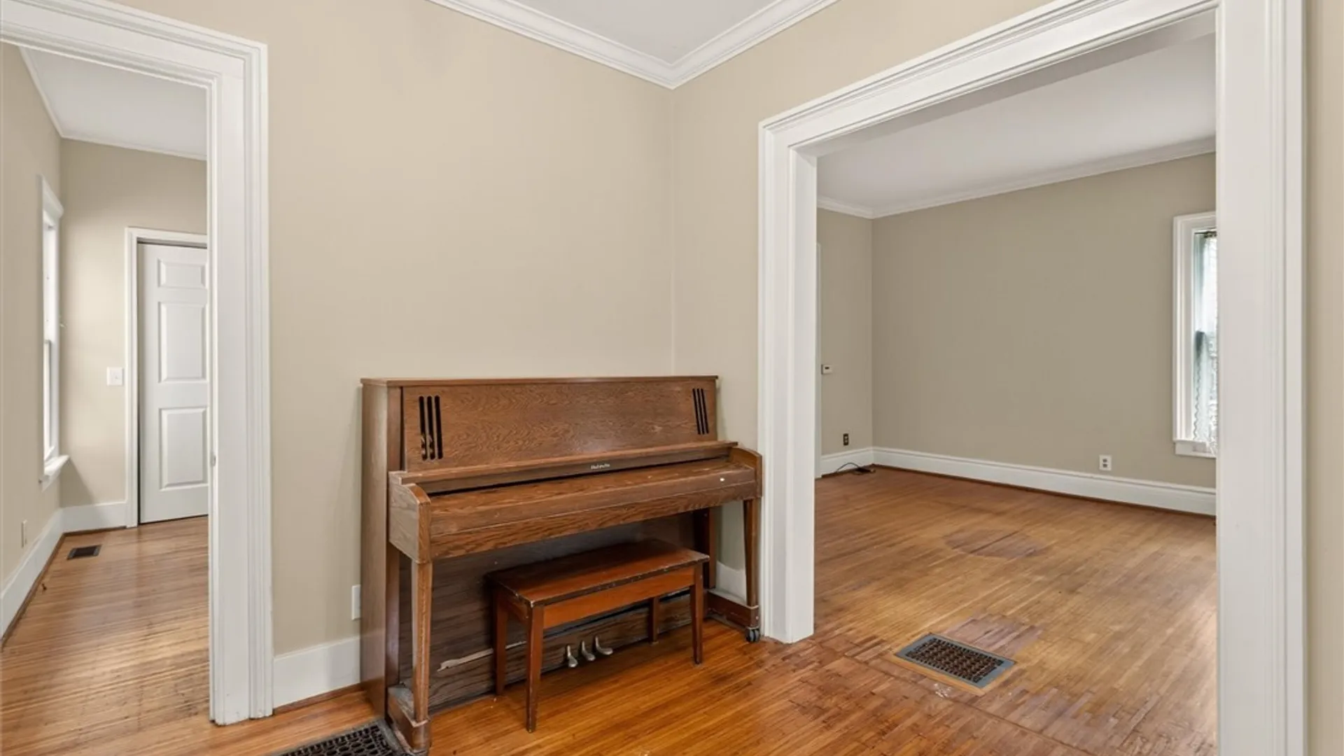 Property at 123 Oakland Street, Rochester, NY 14620 10