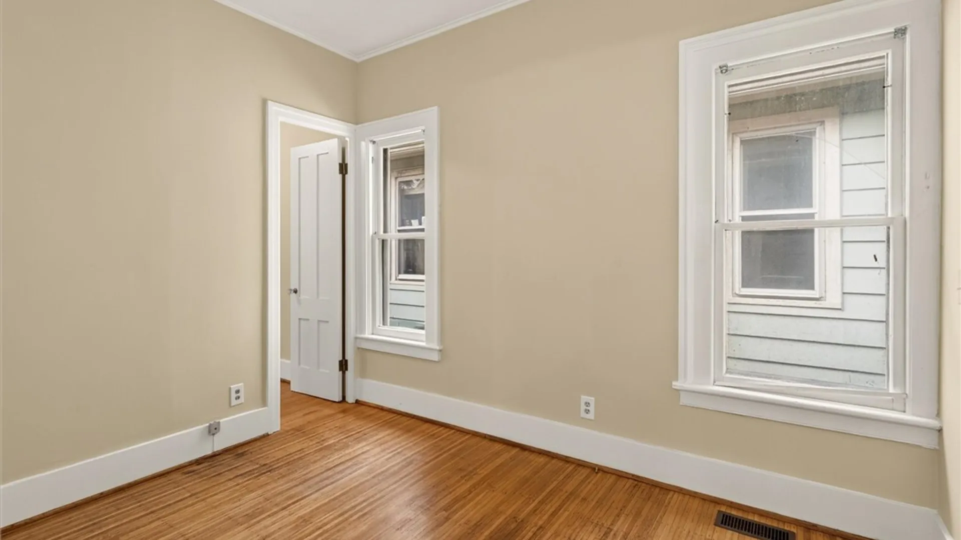 Property at 123 Oakland Street, Rochester, NY 14620 13