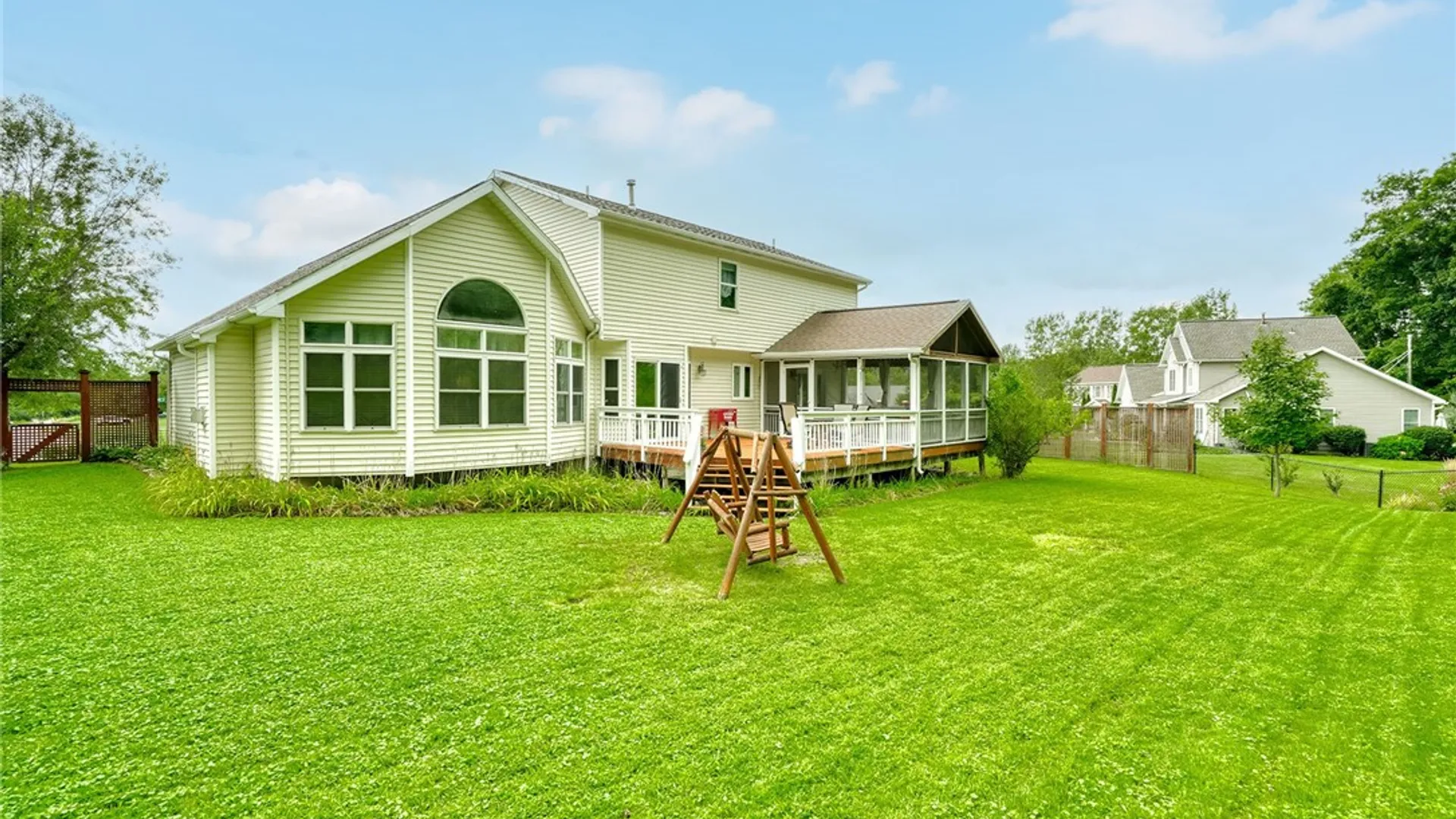 Property at 56 Ayrshire Lane, Henrietta, NY 14467 46