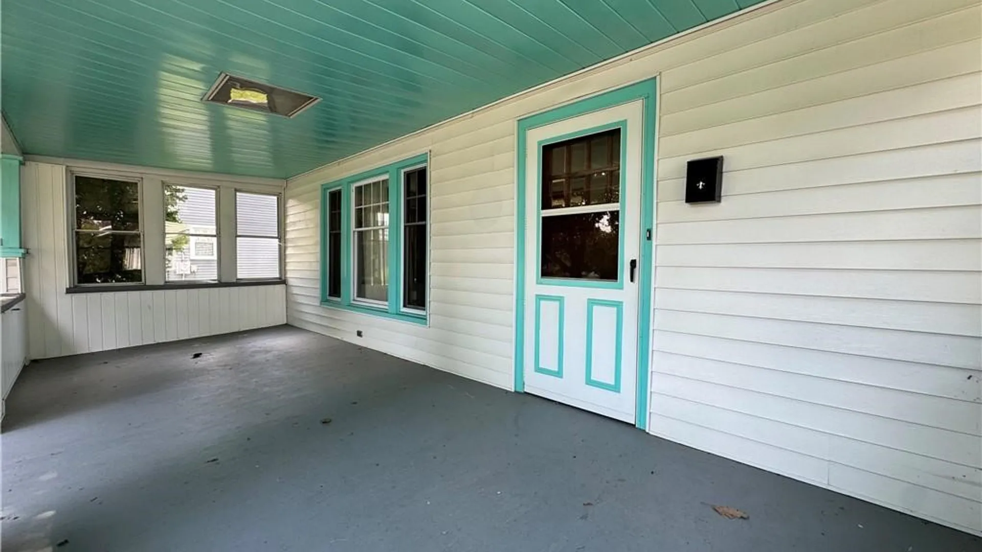 Property at 129 Oakwood Avenue, Elmira, NY 14903 4