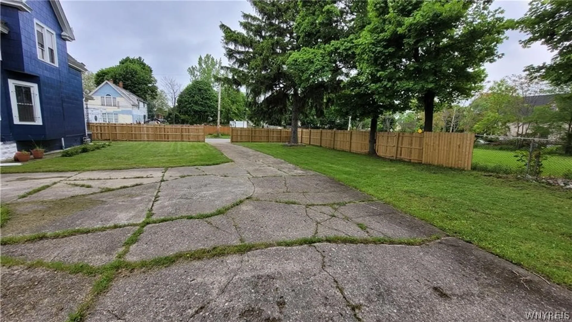 Property at 325 BOX AVE (UPPER) Avenue, Buffalo, NY 14211 15