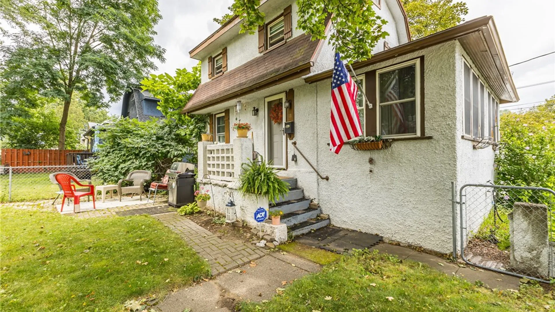 Property at 11 Woodneath Crescent, East Rochester, NY 14445 3