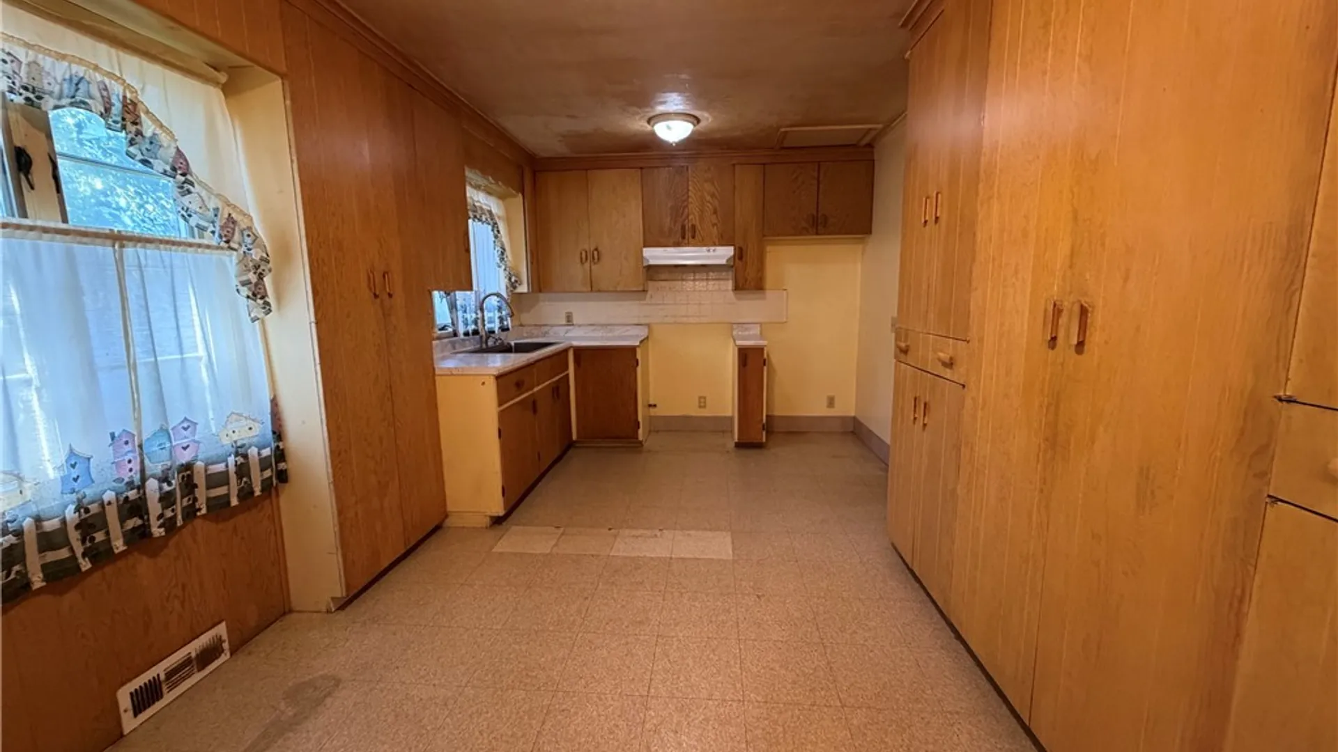 Property at 1127 N Goodman Street, Rochester, NY 14609 10