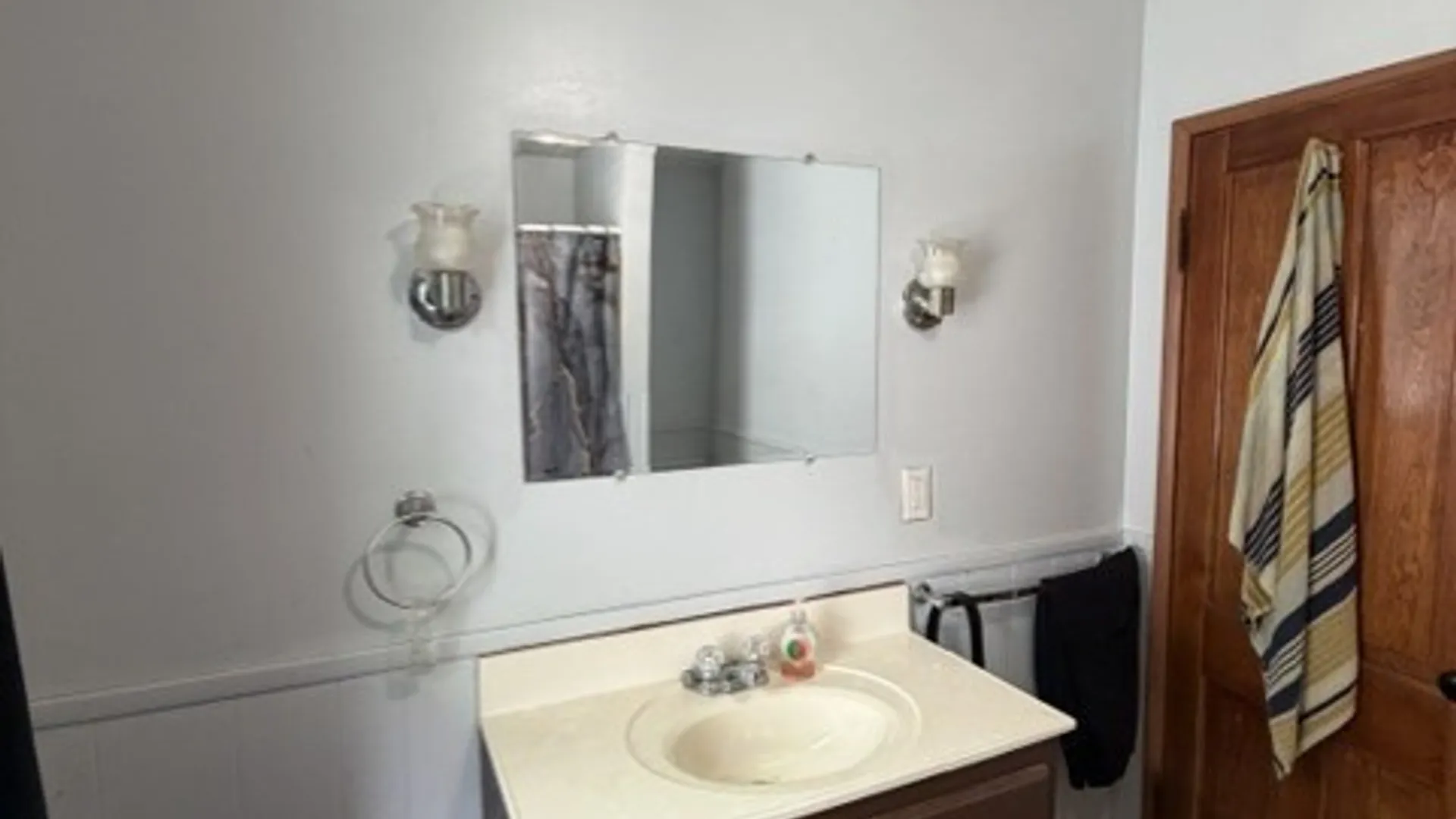 Property at 33 Dellinger Avenue, Batavia City, NY 14020 26