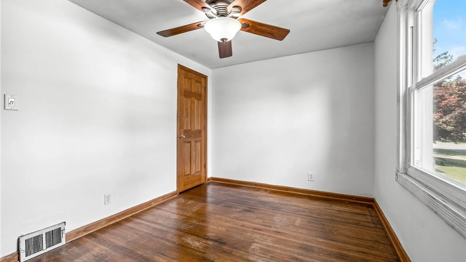 Property at 225 Beale Avenue, Cheektowaga, NY 14225 21