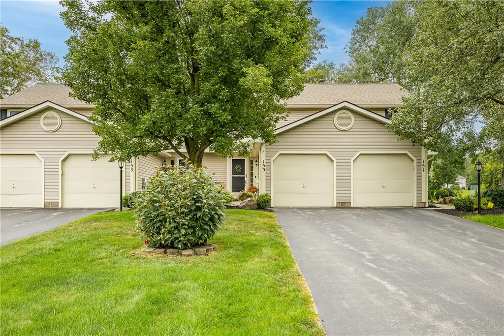 Property at 153 Courtshire Lane, Penfield, NY 14526