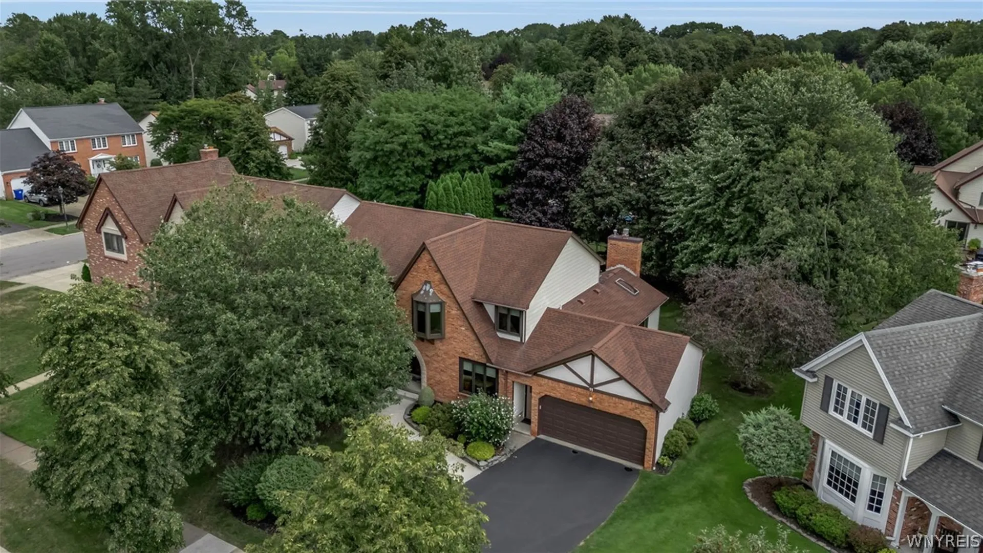 Property at 11 Homewood Court, Amherst, NY 14221 9