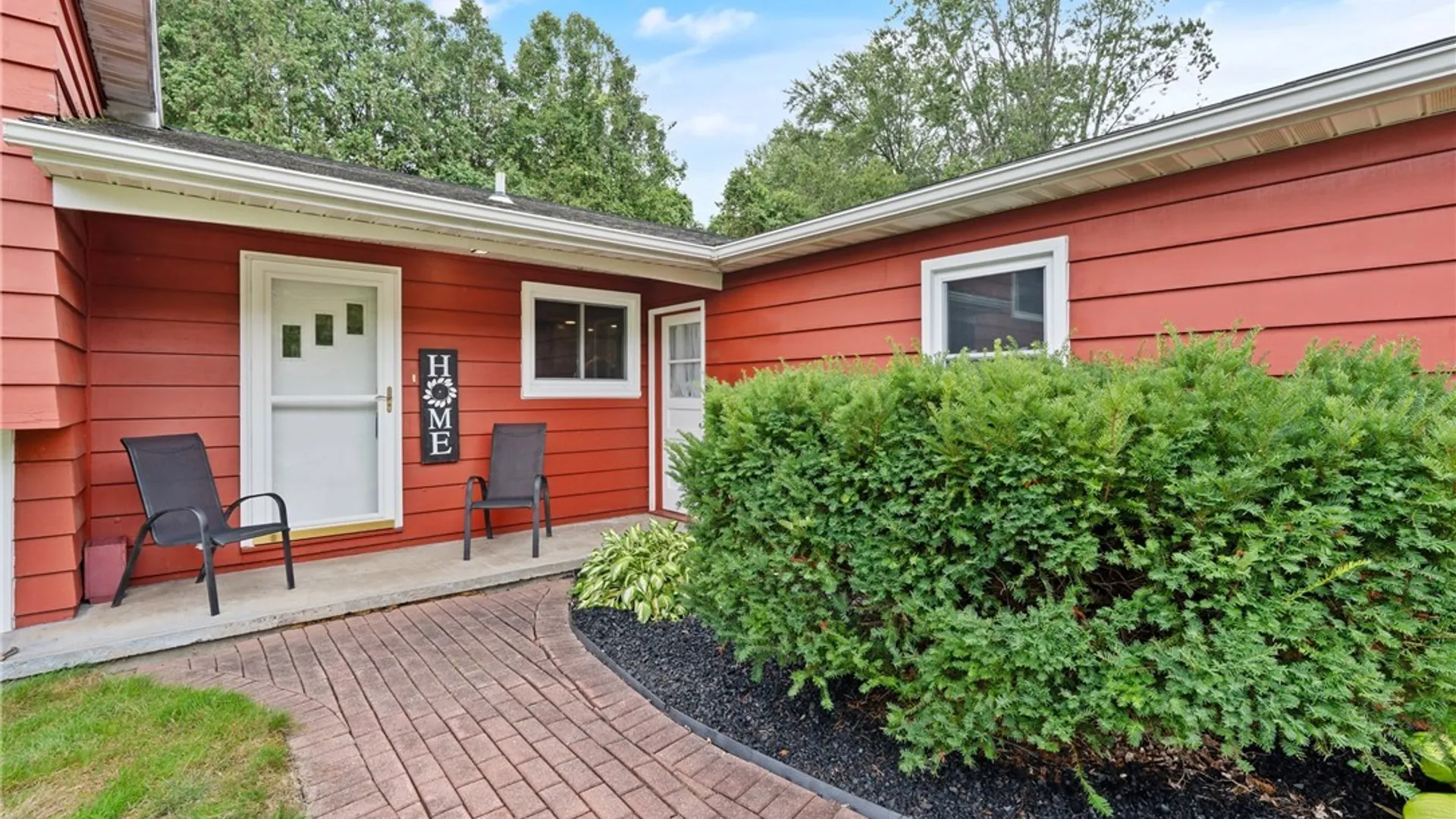 Property at 4128 Willowbrook Drive, Clay, NY 13090 3